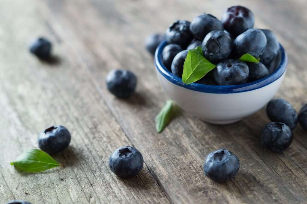 What are the top 3 foods you should eat every day? 1 Blueberries