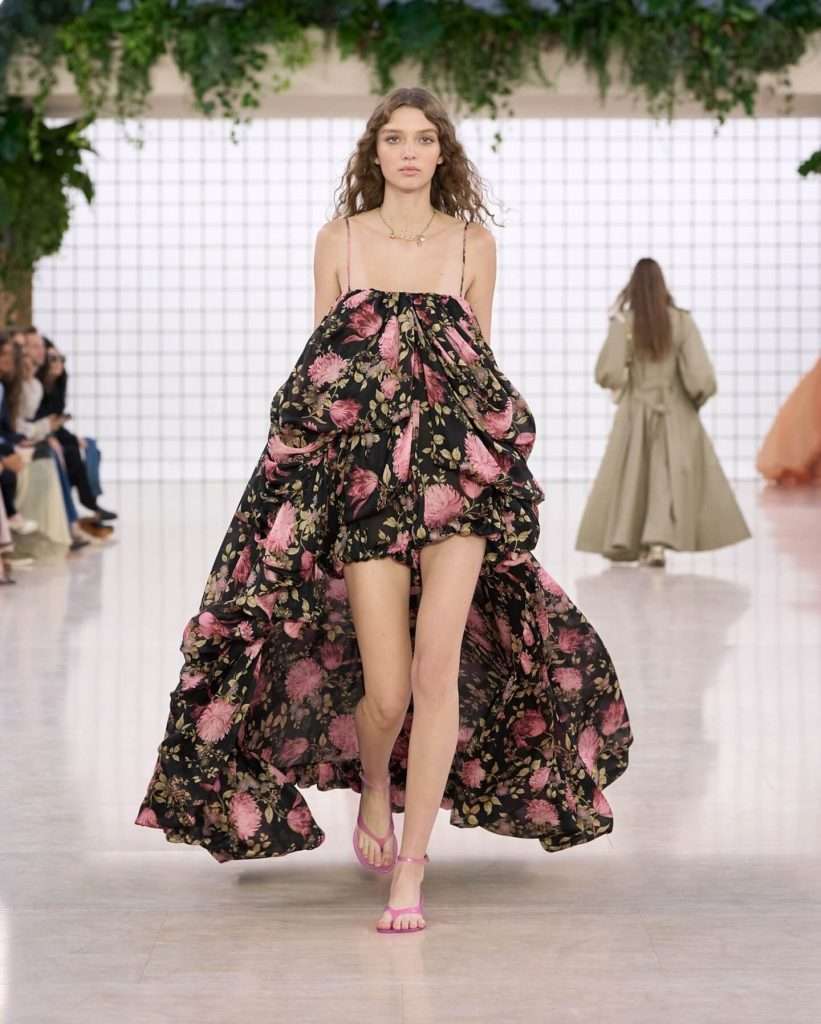 SS 2025 Paris Fashion Week Highlights: Miu Miu, Chloe & More 2 SS 2025 Paris Fashion Week Highlights: Chloe