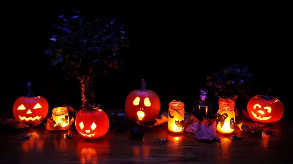 Get Ready for Halloween: Origins, Decorations, Food, and Events 2 Jack-O'-Lantern