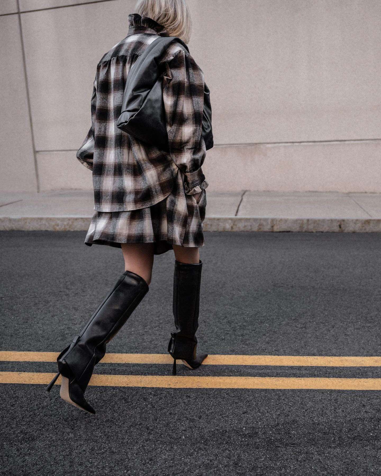 Flannel Shirts: The Must-Have Item for Fall Fashion 2 flannel shirt