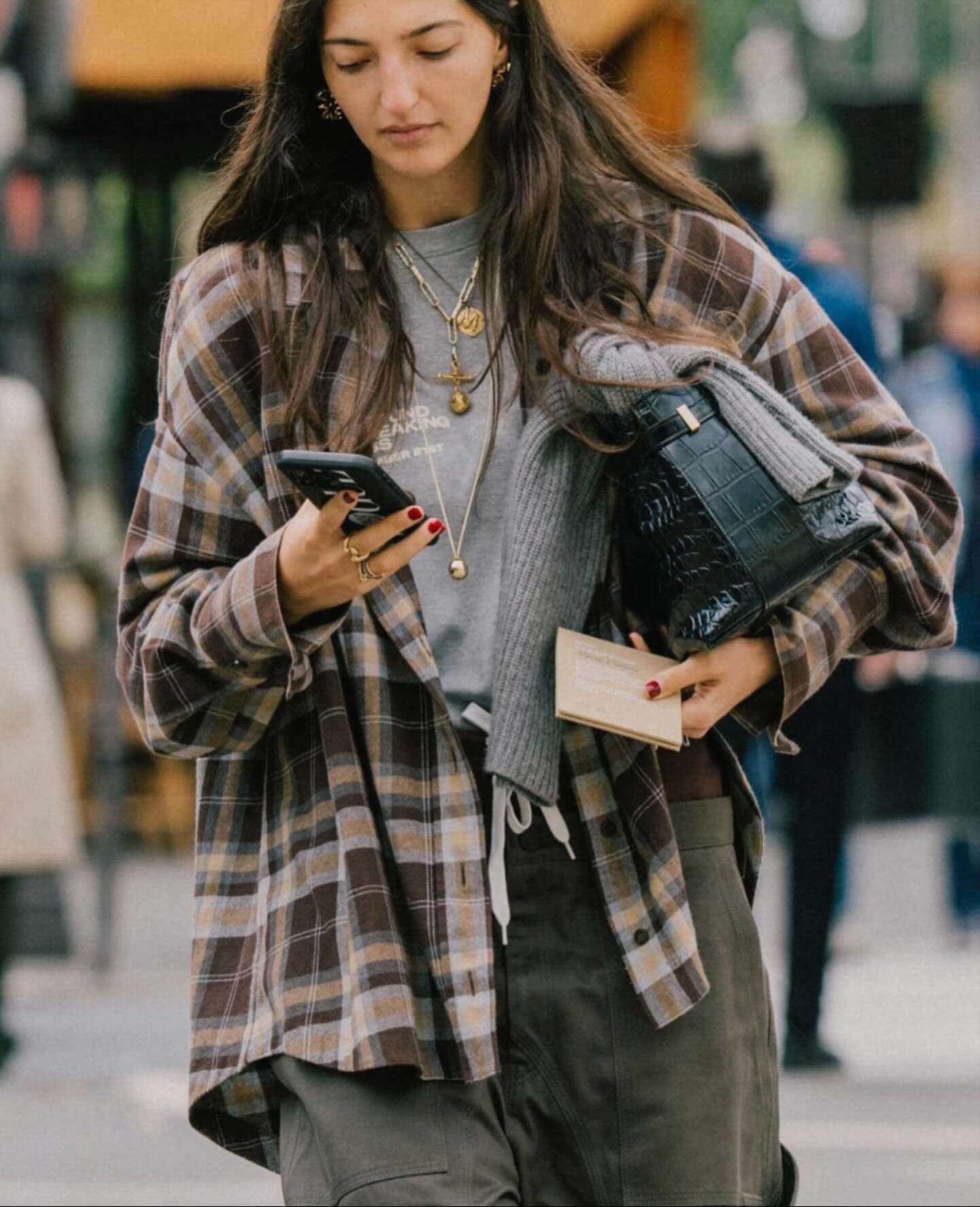 Flannel Shirts: The Must-Have Item for Fall Fashion 3 Flannel Shirts
