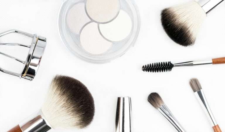 10 Best Makeup for Sensitive Skin and Tips 6 Makeup for Sensitive Skin