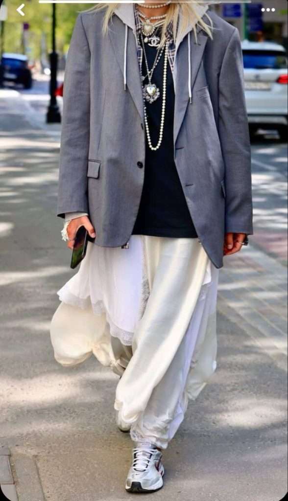 What is the Granny Look? Styling Tips for a Modern Twist on Nostalgia 2 Granny Look