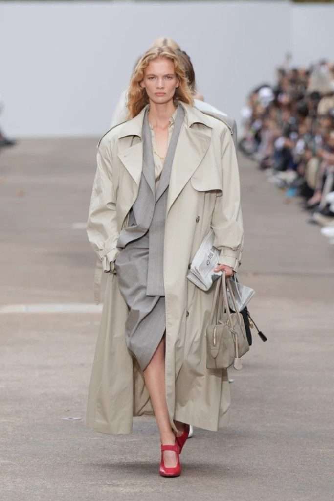 SS 2025 Office Look Trends: The Harmony of Oversized Silhouettes and Power Tailoring from the Runway 3 office look