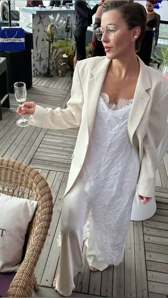 Soft Tailoring Capsule for Summer: How to Style a Blazer with a Dress This Season 2 Blazer Looks